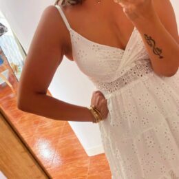 Vestido troquelado corto