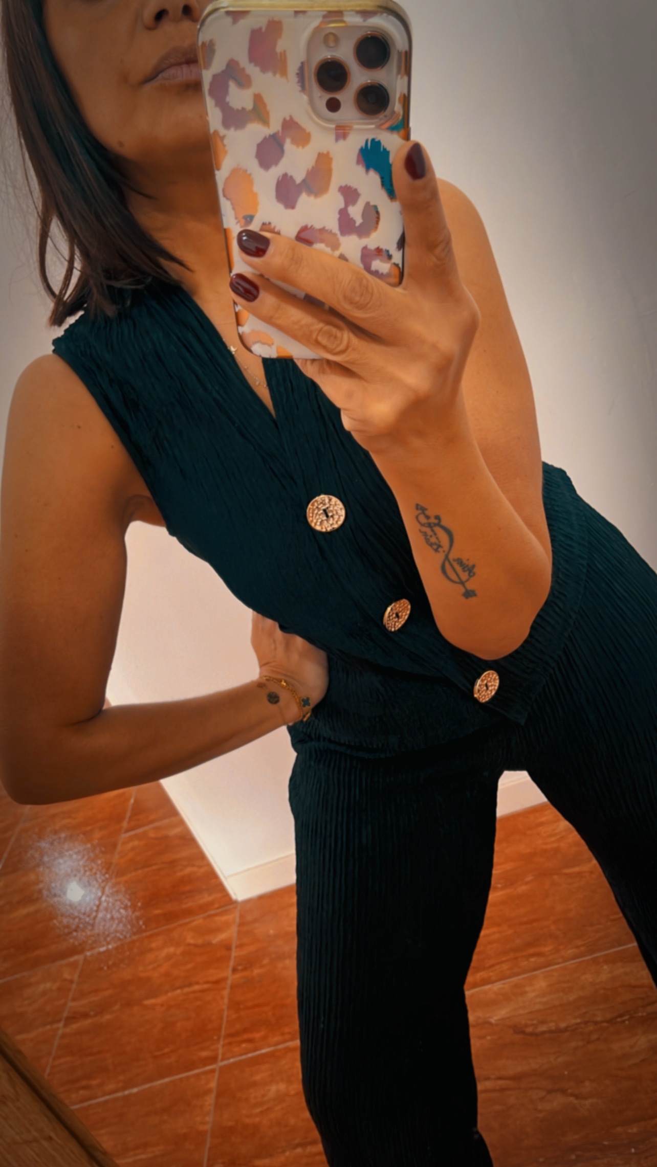 {"eId":"1062827368340438","CameraPosition":1}